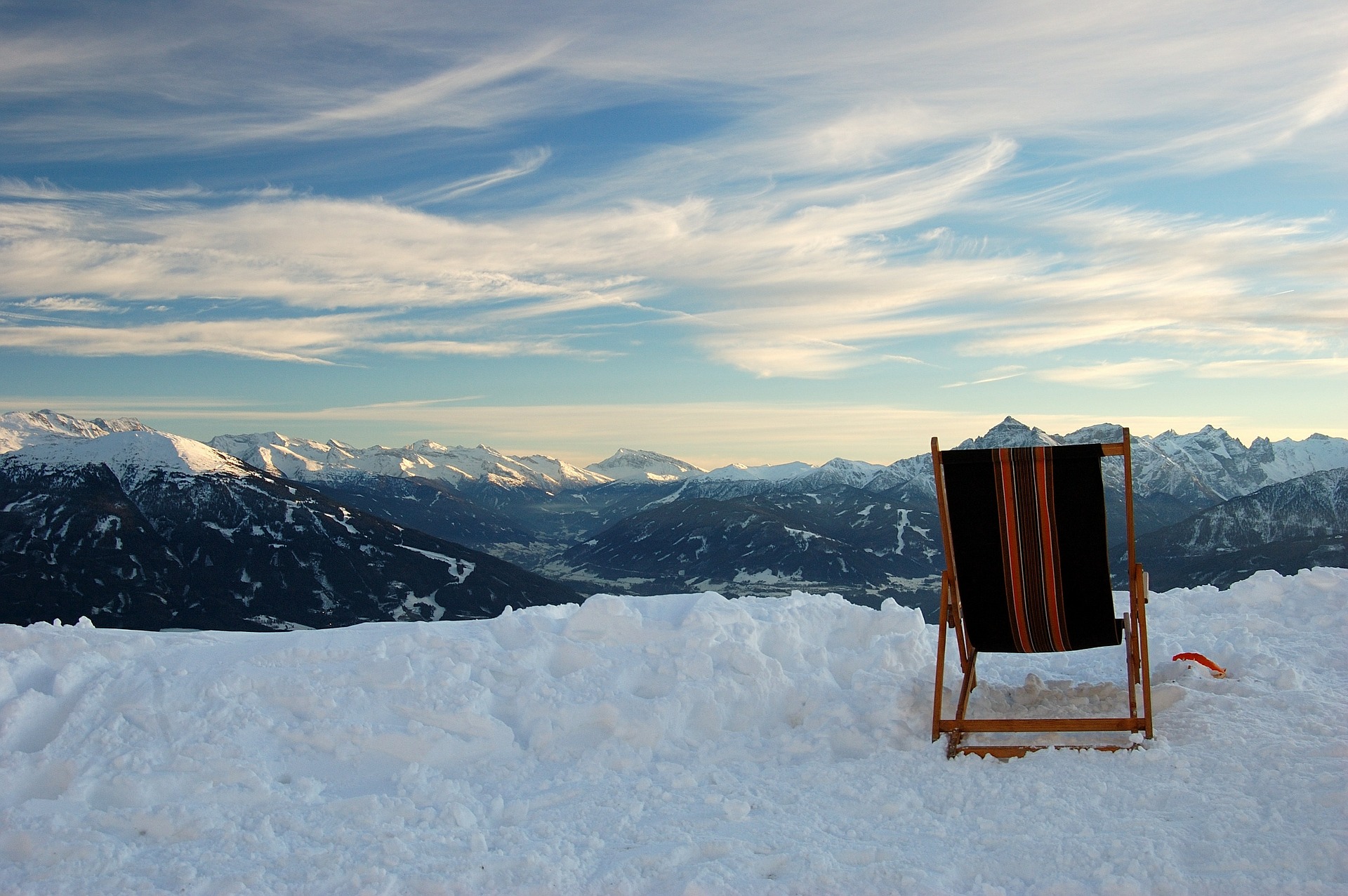 Winter Ein Stuhl im Schnee auf der Nordkette